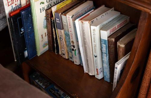 Stunning Mountain Views w Deck & Grill on 5 Acres! - Foto 16