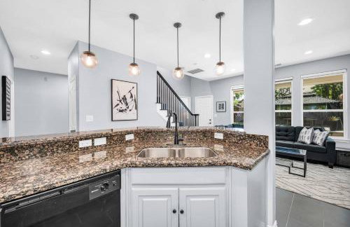 Highland Cottage - Central, Huge Yard HOT TUB - Foto 14