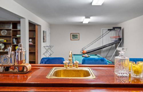 Huge Retreat w Alaska King, Pool & Jacuzzi Tub Indoor - Foto 55