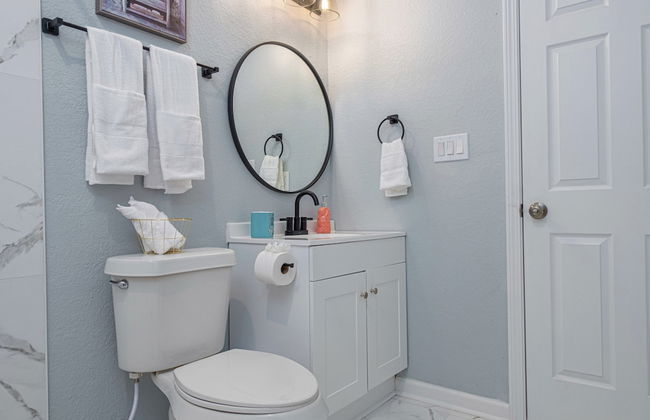 Heaven-sent Convenient 4br/ 3BA Near Downtown - Foto 25