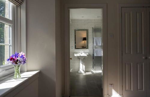 Stormont House - Photo 18