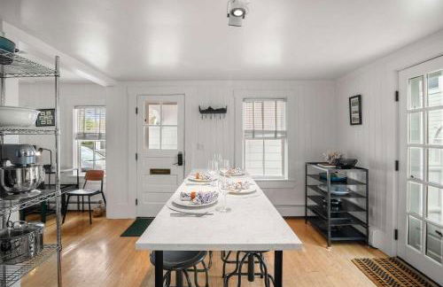 Stylish Walk to Town and Beach - Foto 13