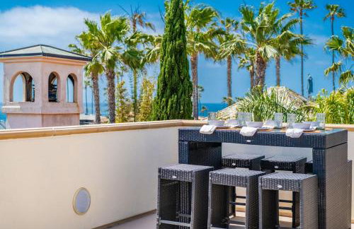 Mediterranean Beauty with Rooftop Deck and Views - Foto 8