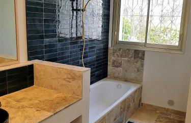 VILLA L'ESTEREL AVEC PISCINE VUE MER -MANDELIEU 06210- 6 Pers - Foto 18