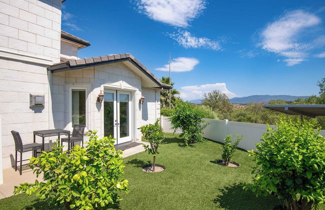 Grand Contento by Avantstay Extraordinary Estate w/ Pool & Movie Room - Photo 41