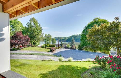 Lakefront Kingsport Home with Private Hot Tub! - Foto 42