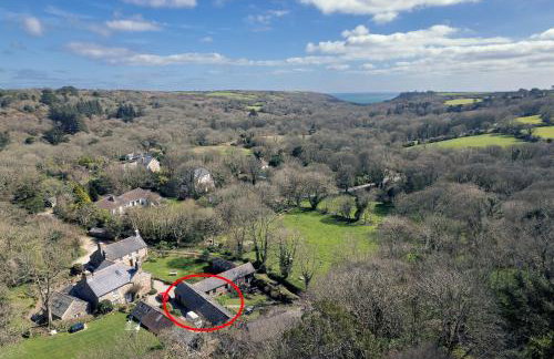 Idyllic Cornish cottage in the beautiful Lamorna valley - walk to pub & sea - Photo 3