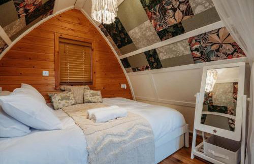 Robin Nest - Cosy Shepherd's Hut Hideaway - Photo 31