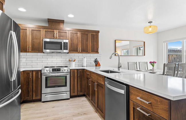 Redmond Getaway Hub Adventure Awaits! - Foto 13