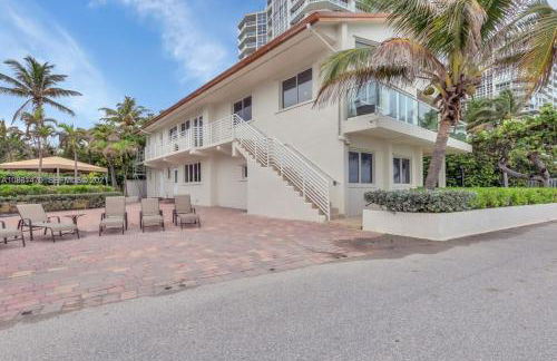 Oceanfront Luxury Villa 5Bedroom and 4Bath Beach Access - Photo 39