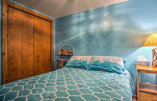 Lakefront Montague Cottage with Deck and Beach! - Foto 25