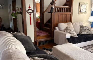 Tree House 6 bedrooms, 2 blocks from everything - Foto 32