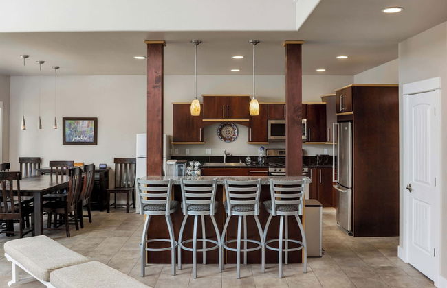 6BR 5 King Beds EV 10min Downtown - Foto 9