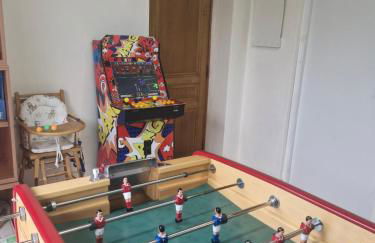 Le So Art, grande maison 4 chambres, terrain de pétanque, grand jardin clos, flipper, babyfoot, jeux Arcade, ping pong,1 km mer, proche golf, Port en Bessin, Bayeux et plages du débarquement, adaptée enfants - Foto 42