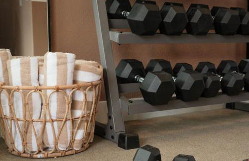 The Maya - Entire Hotel Buyout - Private Gym - Private Game Room - Private Living Area - Foto 154