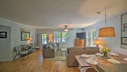 Harrison Lakefront Cottage with Private Dock! - Foto 3