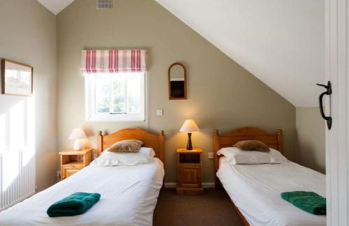Marshlands House, Sleeps 16 - Country barn with hot tub - Foto 26
