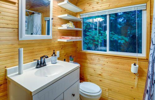 Adorable A-Frame Cabin, Steps to Lake Cushman! - Foto 10