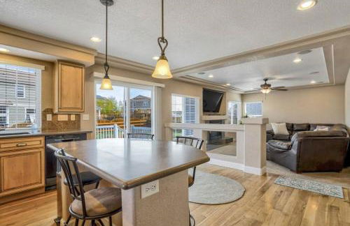 4BR Hot Tub Pool Table, Ping Pong, Foosball! - Foto 4