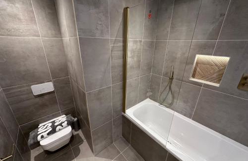 Luxury 2Bed 2 Bath Apartment in Historic Bank - Foto 17