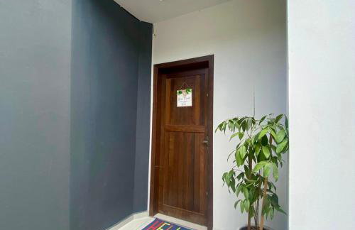 Casa completa com 2 quartos e garagem perto do aeroporto - Foto 3