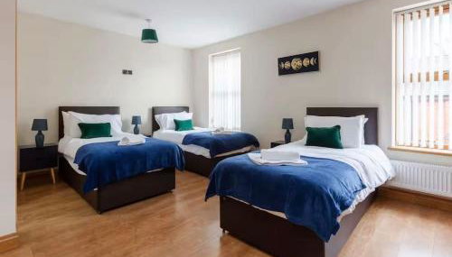 Albert Stays - 5 bed Sleeps 11 - Free Parking - Foto 2