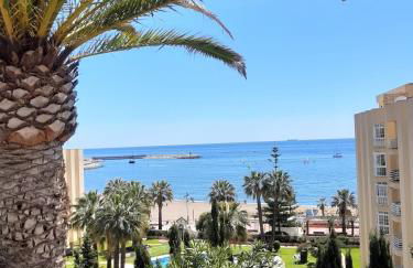 Front beach and swimmingpool in Benalmadena Costa - Photo 4