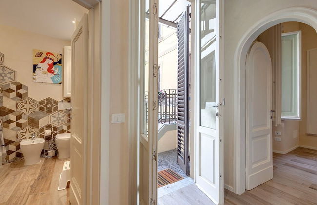 Central Berchet With Terrace and Private Entrance - Photo 18