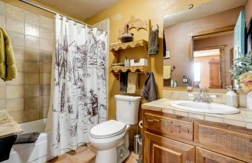 Mtn-View Adobe Home with Large Deck Near Prescott! - Foto 24