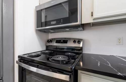 Stylish Retreat Walkable to Bars & Restaurants - Foto 6