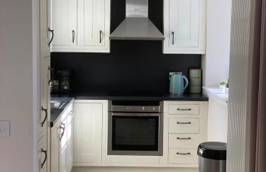 2 bedroom Townhouse within Grade C listed Ladysbridge House 2 night minimum stay - Foto 27