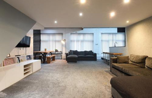 Penthouse Warehouse Slps 18 (61) - Photo 21