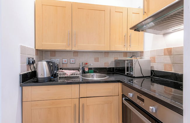 17 Hertford Street - Photo 11