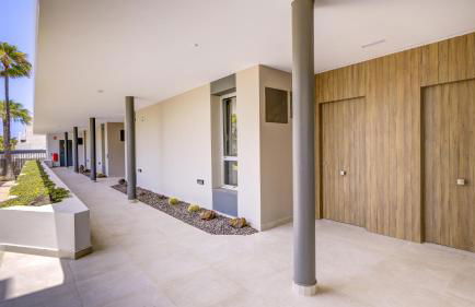 Calm Beach Apartments - Photo 29