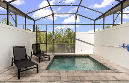 Upstay Pristine 3BR Home with Private Pool & BBQ - Foto 6