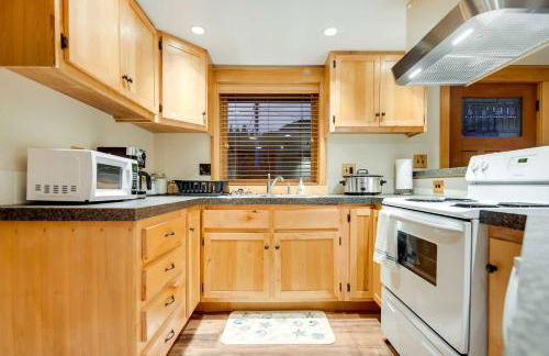 Ketchikan Apt - Walk to Refuge Cove Beach! - Foto 14