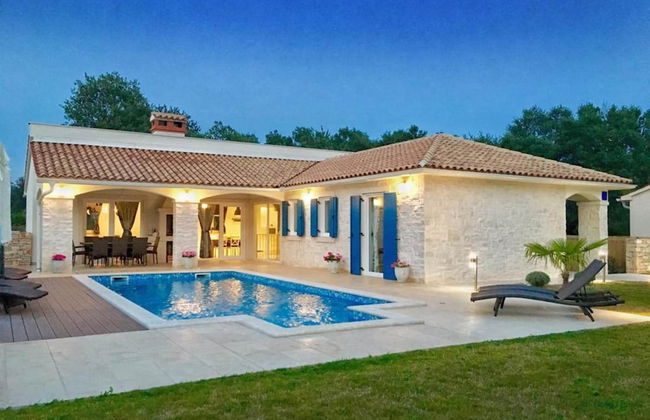 Comfortable Villa With Private Swimming Pool, Table Football, Near Labin - Foto 1