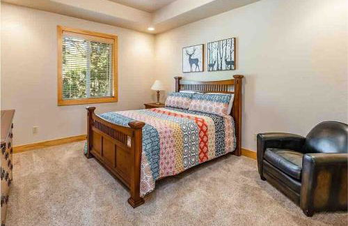 Sierra Pines Villa Deck Jetted Tub Game Rm - Photo 36