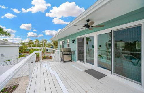 Home ON Key with pool, hot tub, putting green, arcade games, bike & mins to beach! - Foto 54