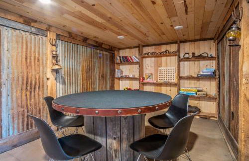 Timber & Tin H 2Bed 2Bath w Pool & Rooftop Deck - Foto 31