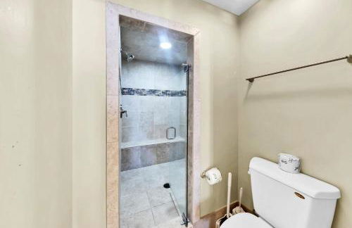 Beautiful Spacious Penthouse 2 Story Beach Front Condo Sleeps 12! - Foto 40