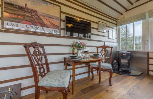 The Signal Box - Photo 9