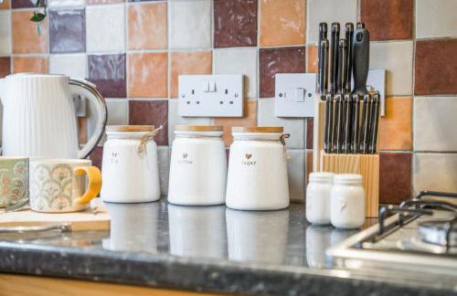 #97 Grade 2 historic Housekeeper's Cottage - Close to Statfold Country Park - Sleeps 5 - Perfect for Contractors and Families - Free street Parking" - Foto 24