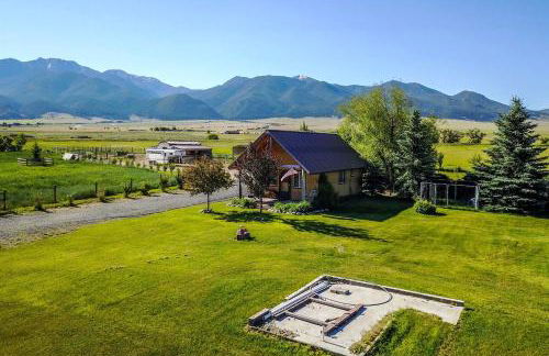 Romantic Cabin Rental with a Delightful Porch near Ennis, Montana - Foto 8