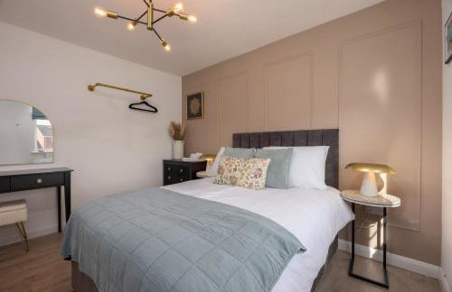 Luxuriou 5 Bedroom House By Homebird Property Management Short Lets & Serviced Accommodation Leeds With Private Parking & Free WiFi - Foto 18