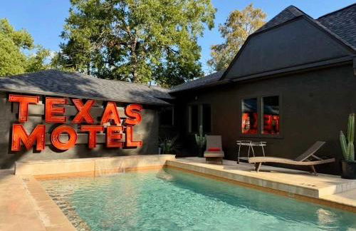 poolside villa with hot tub near Rodeo and World Cup - Foto 29