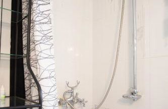 Τraditional fully detached villa on a luxurious hillock of Thessaloniki with its own garden also for family & wedding gatherings for 10 to 25 people only 15 minutes from airport - Foto 53