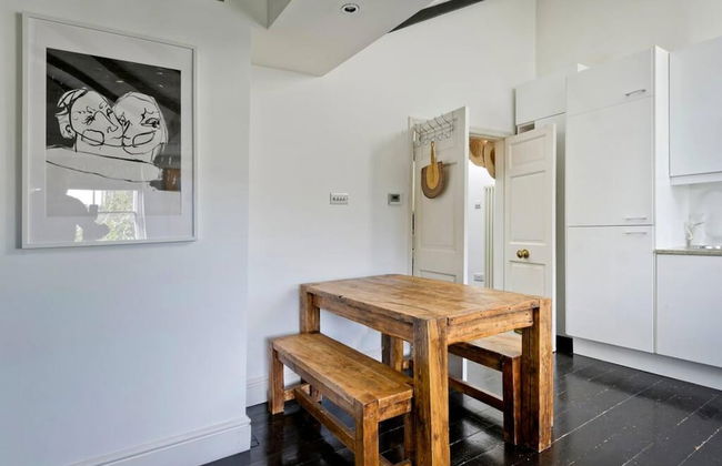 1 Bed Bohemian Loft Style Apt - Foto 15