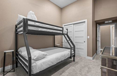 Stylish Church Conversion Walk to LoHi - Foto 32