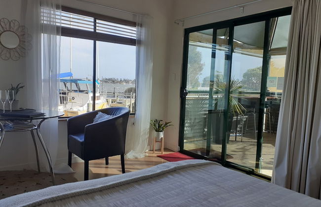 Boat Haven Studios - Photo 13